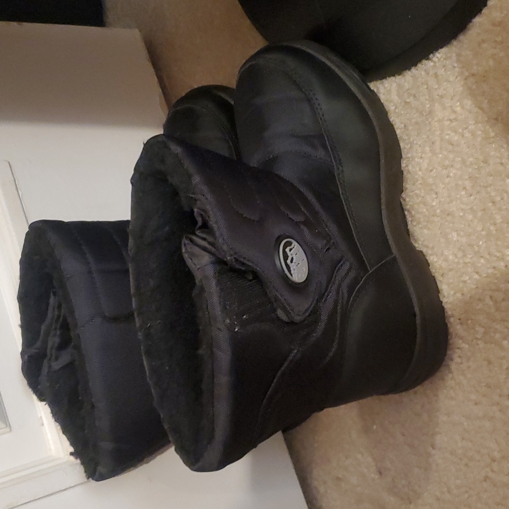 Unisex Black snow boots